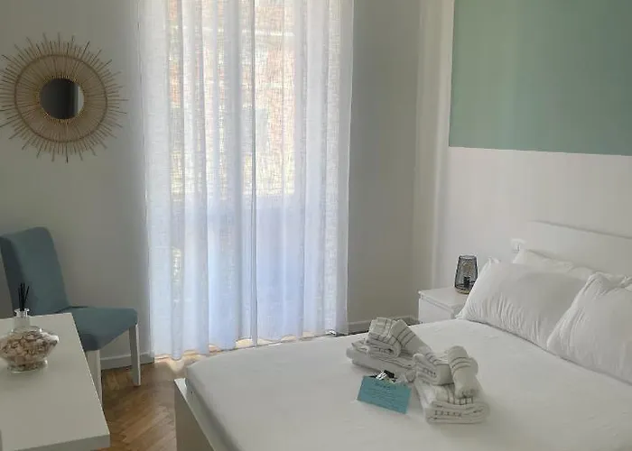 VERDE Ridi Che Ti Passa, stanza in appartamento con bagno privato
