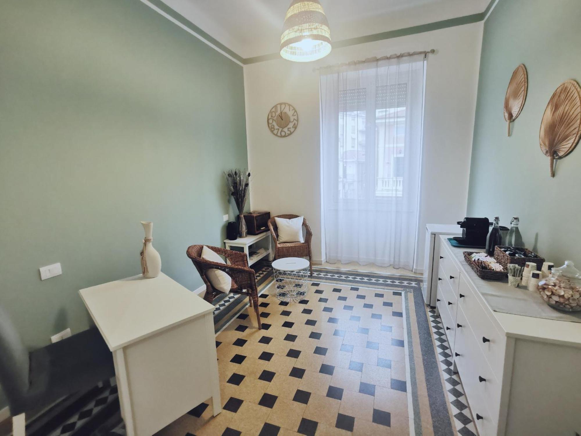 Affittacamere Ridi Che Ti Passa, Stanza In Con Bagno Privato Alassio