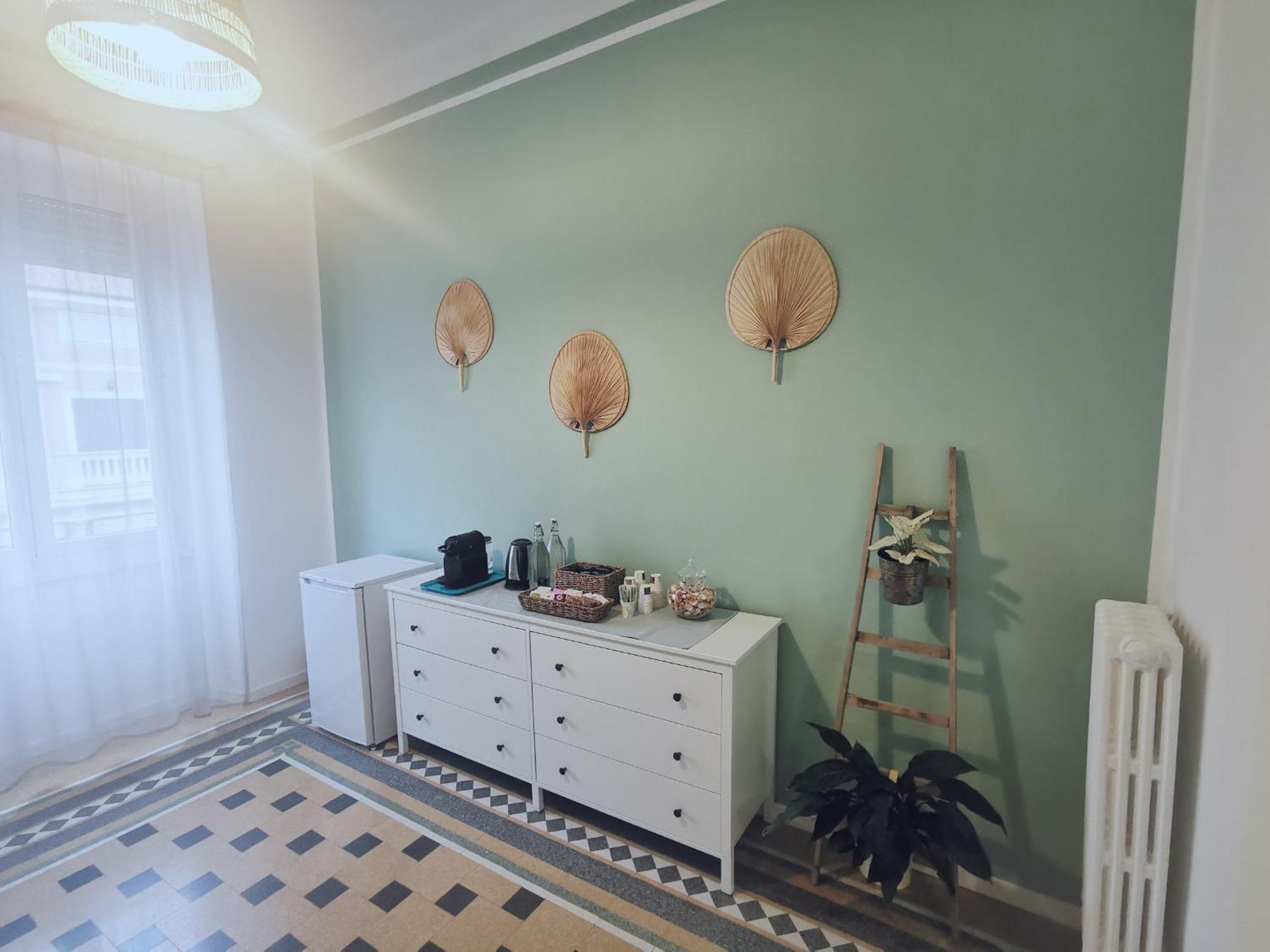Ridi Che Ti Passa, Stanza In Con Bagno Privato Affittacamere Alassio