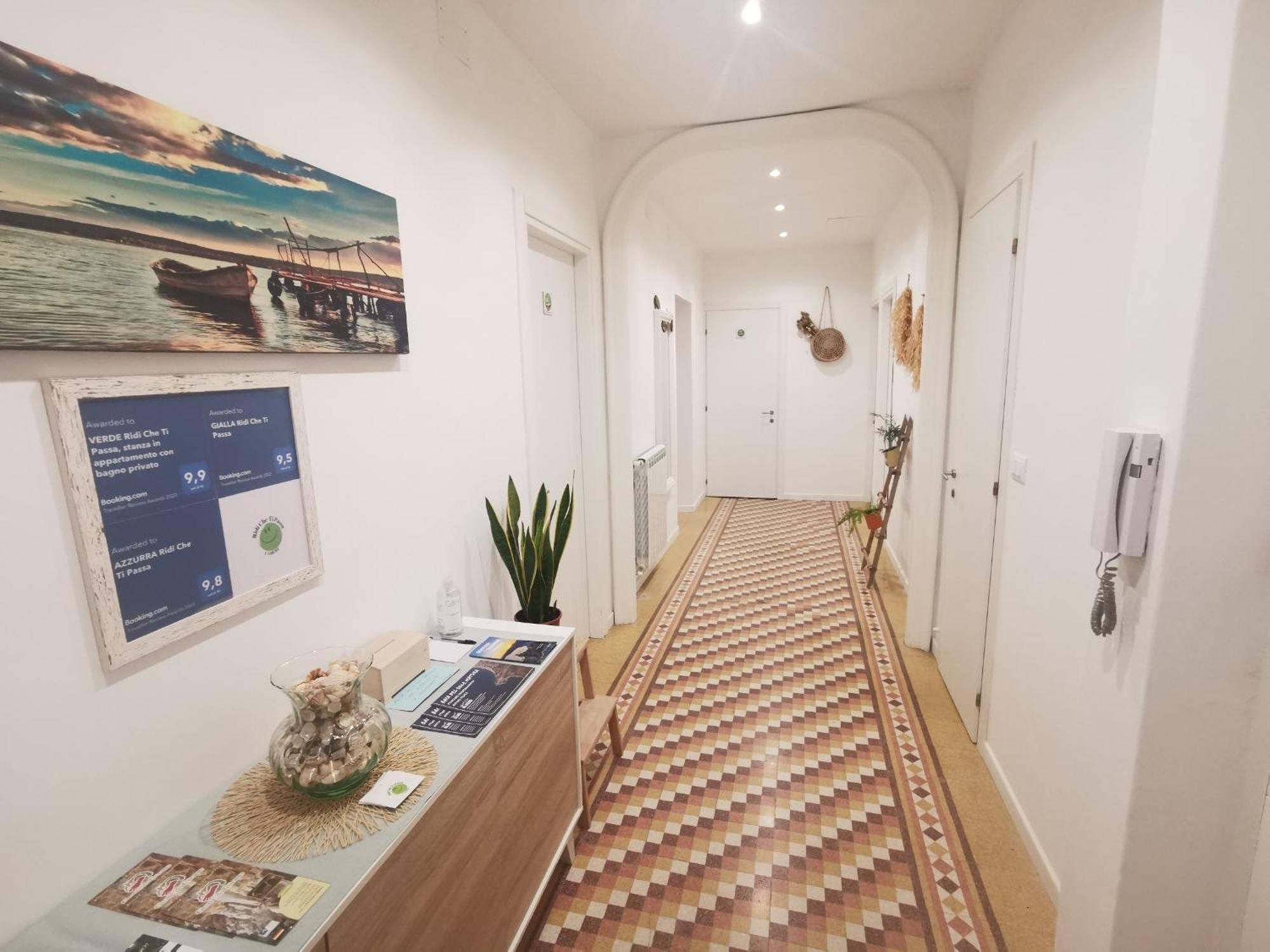 Ridi Che Ti Passa, Stanza In Con Bagno Privato * Alassio